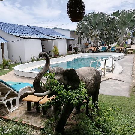Pat Pat Guesthouse Sihanoukville Kültér fotó